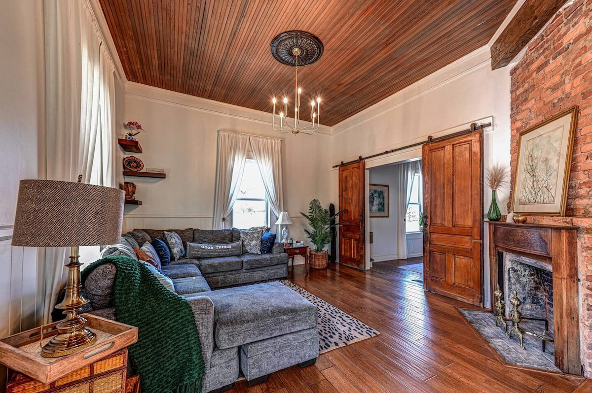 Midweek Work-Away Retreat — living room workspace